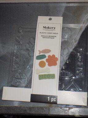 Makery Plastic Pet Candy Mold w/Instructions NEW